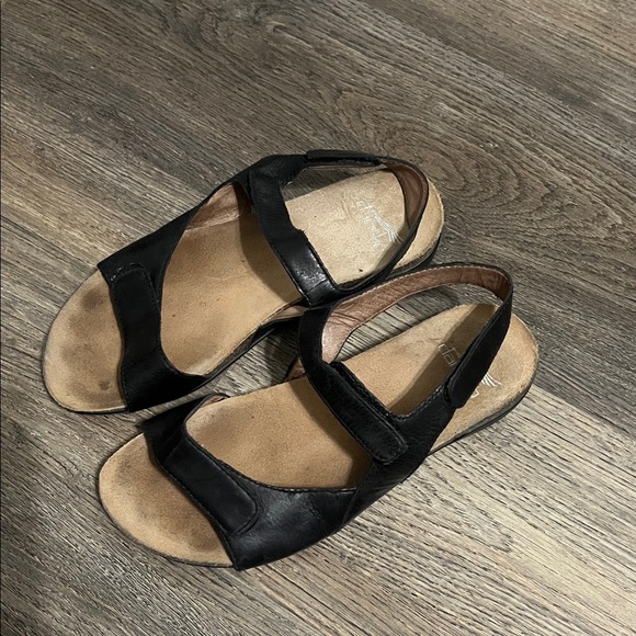 Dansko Black Leather Women's Sandals with Adjustable Straps Size 36 - Picture 1 of 12